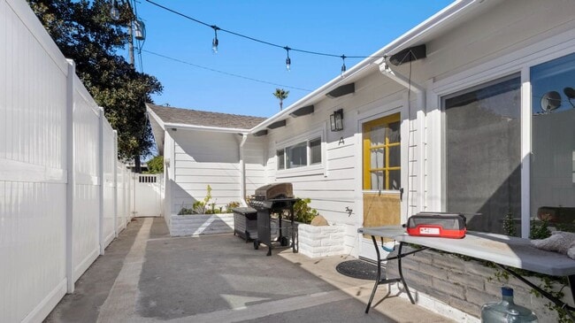 110 Chiquita in San Clemente, CA - Foto de edificio - Building Photo