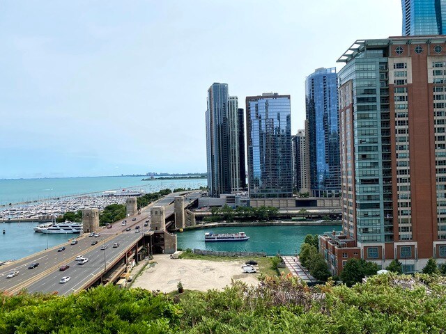 474 N Lake Shore Dr, Unit 2803 in Chicago, IL - Building Photo