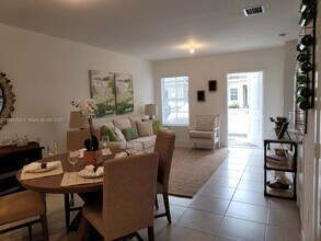 460 NE 5th Terrace in Florida City, FL - Building Photo - Building Photo