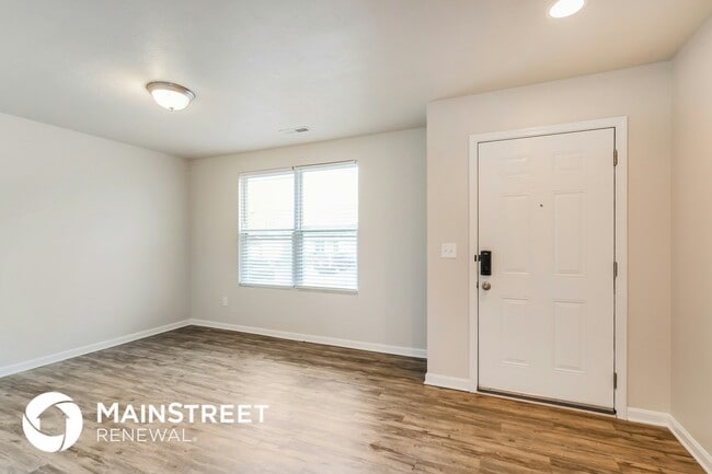 4061 Firestone Way in Shelbyville, KY - Foto de edificio - Building Photo