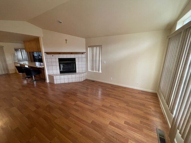 14648 Lafayette Cir in Magalia, CA - Building Photo - Building Photo