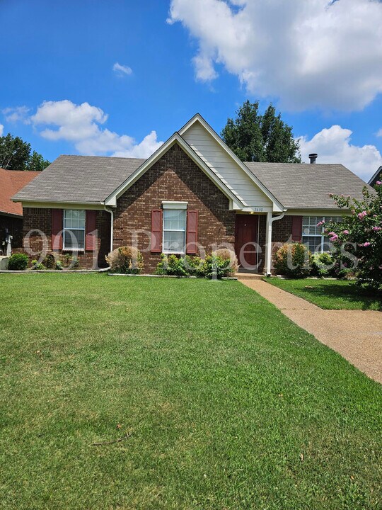 3690 Sunrise Ridge Dr in Bartlett, TN - Building Photo