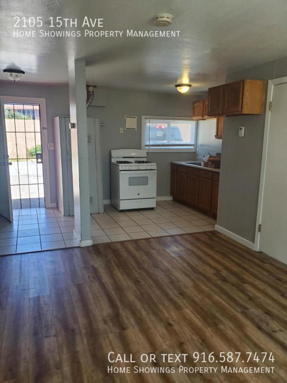2105 15th Ave in Sacramento, CA - Building Photo - Building Photo