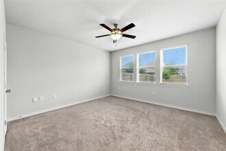 11921 Cimaizon Dr in Austin, TX - Building Photo - Building Photo
