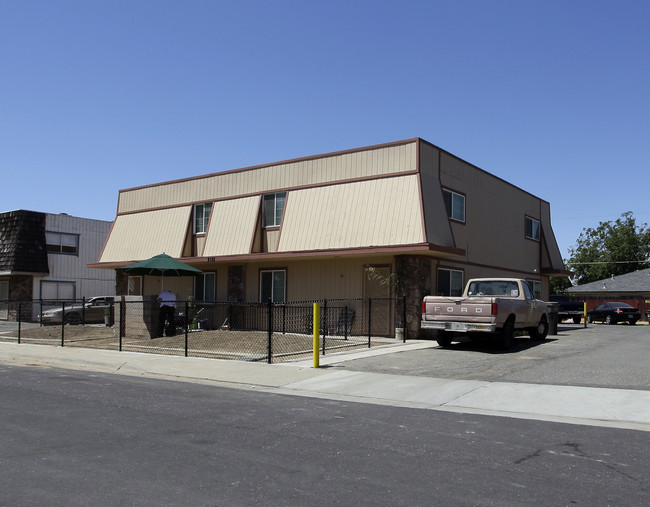 2138 Hickory Way in West Sacramento, CA - Foto de edificio - Building Photo