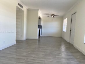 1329 S Dixie Hwy in Pompano Beach, FL - Building Photo - Building Photo