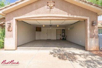 1173 W Snow Canyon Pkwy in Saint George, UT - Building Photo - Building Photo