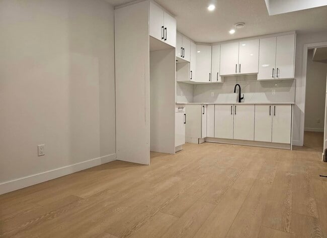 15315-15395 95 Ave NW in Edmonton, AB - Building Photo - Building Photo