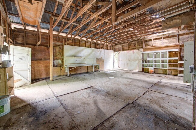 property at 808 TX-393 Loop