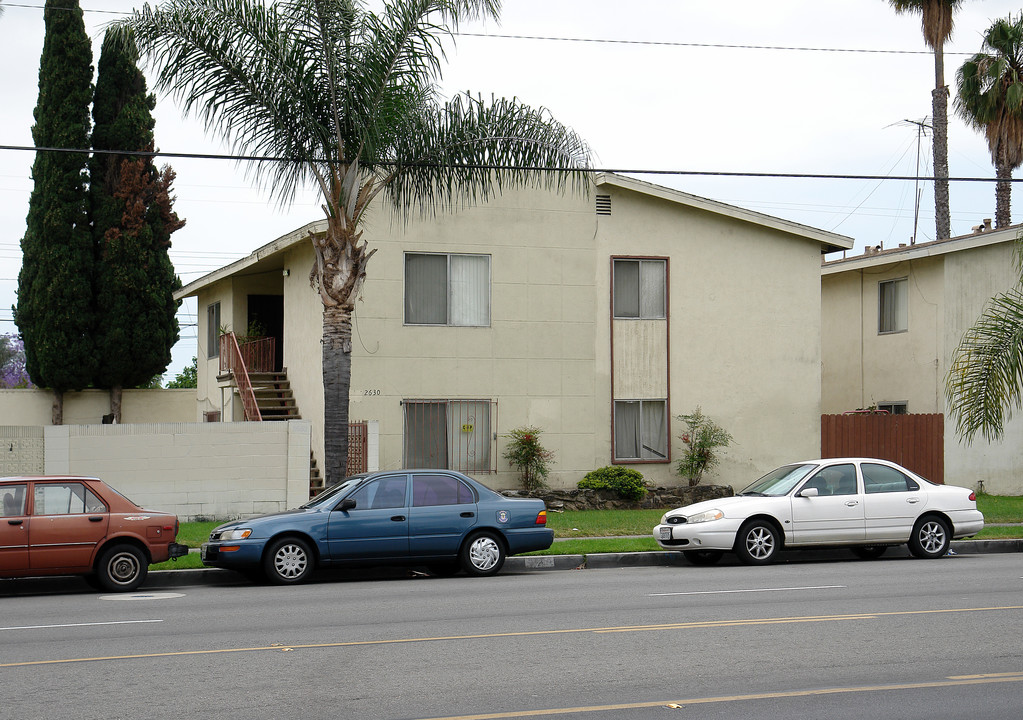 2630 Mcfadden Ave in Santa Ana, CA - Foto de edificio