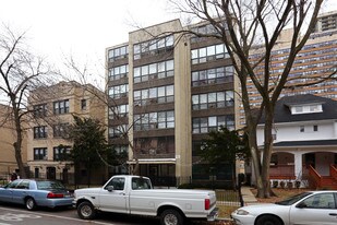 6031 N Kenmore Ave Apartments