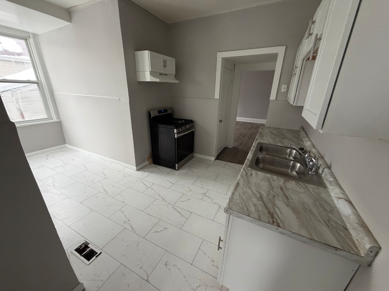 1918 Elm St in Cincinnati, OH - Building Photo