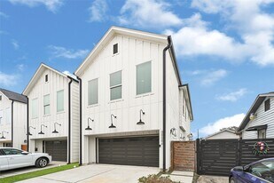 4506 Hardy St in Houston, TX - Building Photo