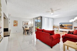 1915 Lavers Cir in Delray Beach, FL - Building Photo - Building Photo