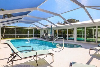 549 7th Ave N in Naples, FL - Building Photo - Building Photo