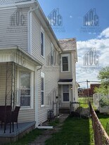 160 1/2-160 1/2 Lake St in Lancaster, OH - Building Photo