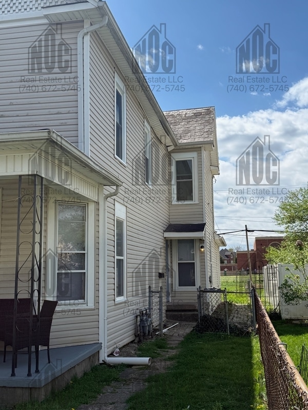 property at 160 1/2-160 1/2 Lake St