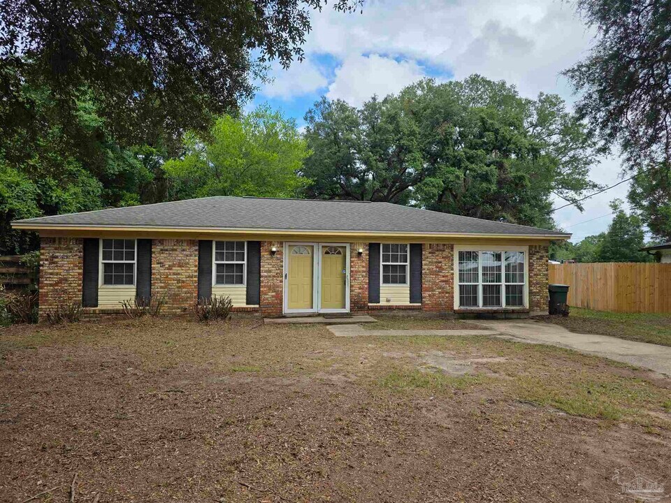 4925 La Ceiba Dr in Pensacola, FL - Building Photo
