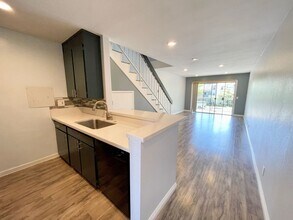 396 E Surfside Dr in Port Hueneme, CA - Building Photo - Building Photo