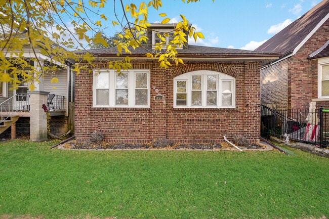 property at 10516 S Eggleston Ave