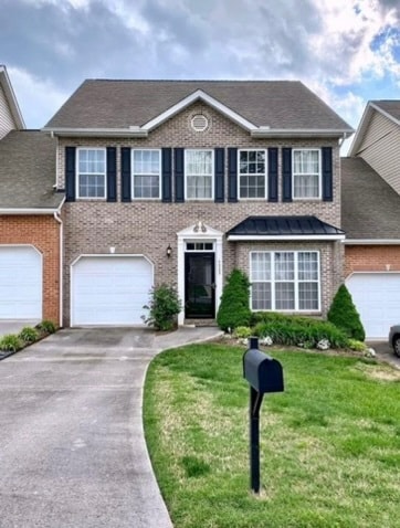property at 4923 Briar Rock Ln
