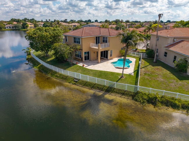 13196 SW 29th St in Miramar, FL - Building Photo - Building Photo