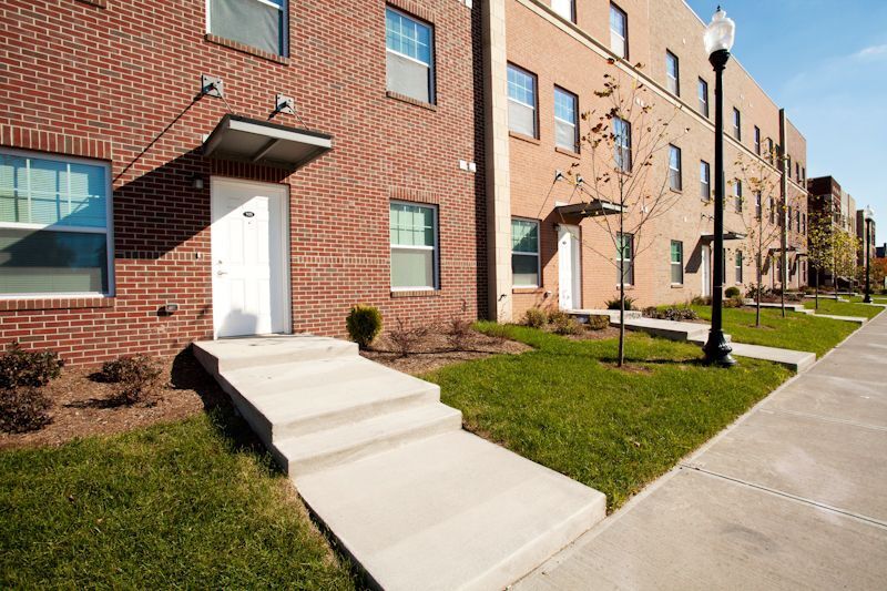 Canal Gardens in Indianapolis, IN - Foto de edificio