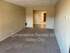 217 Central Ave S in Valley City, ND - Building Photo - Building Photo