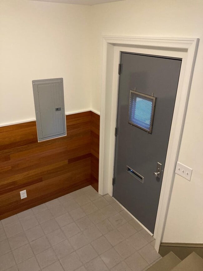 2110 E Clearfield St, Unit 2 in Philadelphia, PA - Building Photo - Building Photo