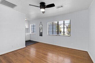 214 Munford St in Houston, TX - Building Photo - Building Photo