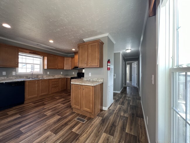 35 Water Oak Ct in Browns Summit, NC - Foto de edificio - Building Photo