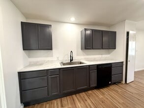 904 Davis St in Ardmore, OK - Building Photo - Building Photo