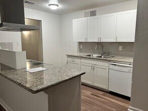 6974 Fallbrook Ct W in Fort Worth, TX - Building Photo - Building Photo