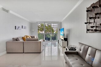 3801 S Ocean Dr in Hollywood, FL - Building Photo - Building Photo