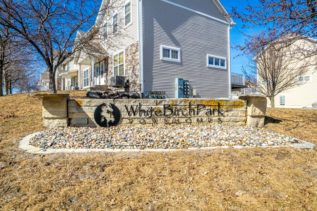 White Birch Park Townhomes in Ankeny, IA - Building Photo - Building Photo