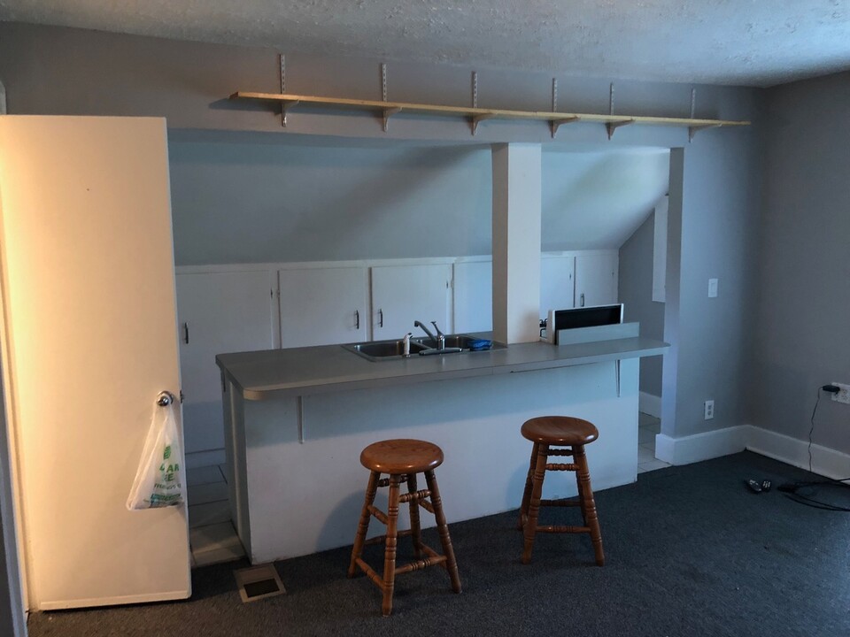 2305 Pine Lake Ave in Keego Harbor, MI - Building Photo