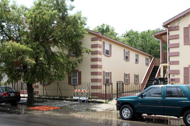 29 America St in Charleston, SC - Building Photo - Building Photo