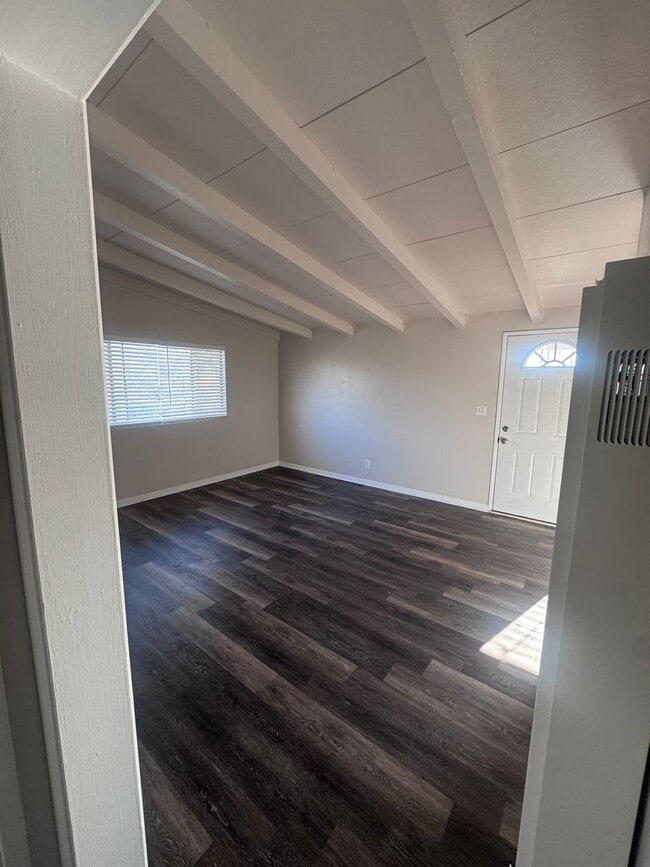 671-677 Illinois Ave in Beaumont, CA - Building Photo - Building Photo