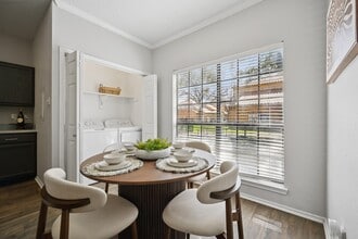 Spring Pointe in Richardson, TX - Building Photo - Building Photo