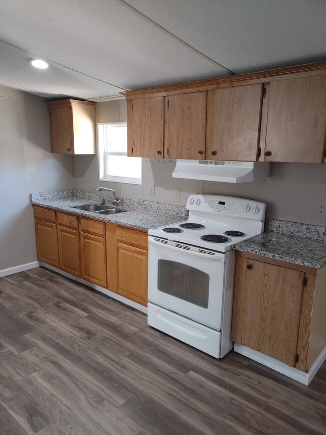 30 Cambridge Dr in Greenville, SC - Building Photo - Building Photo