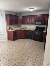 210 Manchester Ln in Byron, GA - Building Photo - Building Photo