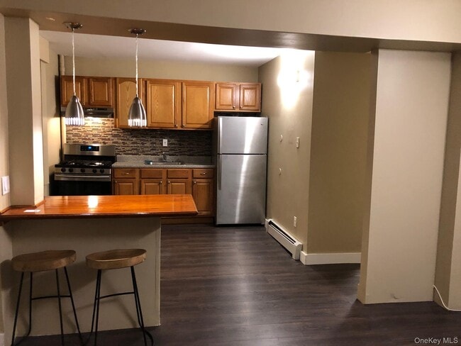 36 Cooper St in Babylon, NY - Building Photo - Building Photo