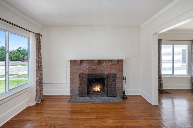838 Pinecrest Dr in Ferndale, MI - Building Photo - Building Photo