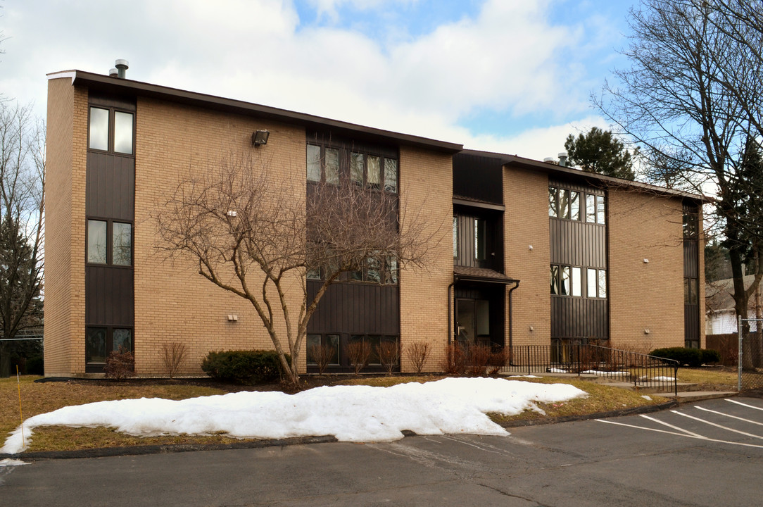 1060 Western Ave in Albany, NY - Building Photo