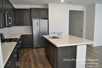 2273 Milky Way Cir in Roseville, CA - Building Photo - Building Photo