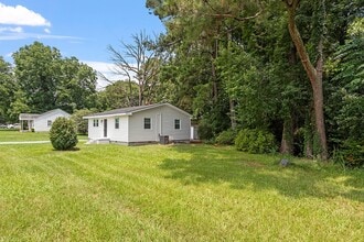 211 E Railroad Ave in Princeton, NC - Building Photo - Building Photo