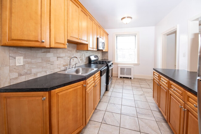 Dayna Commons in Millburn, NJ - Foto de edificio - Building Photo