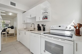 835 80th St, Unit 1 in Miami Beach, FL - Foto de edificio - Building Photo