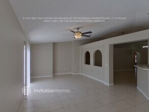 12636 Lake Vista Dr in Gibsonton, FL - Building Photo - Building Photo