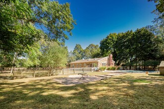 775 Springs Fireplace Rd in East Hampton, NY - Building Photo - Building Photo